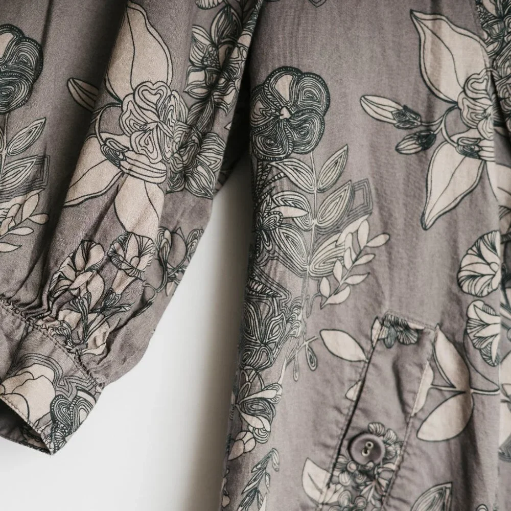 H&M Gray A-Line Floral Balloon Sleeve V-Neck Blouse - Picture 2 of 4